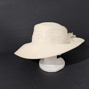 August Accessories Fine Millinery White Hat 100% Wool Size M